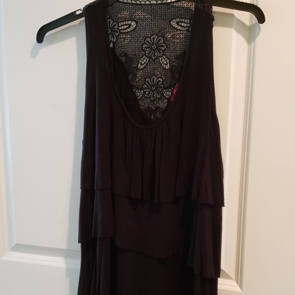 Women's sleeveless top